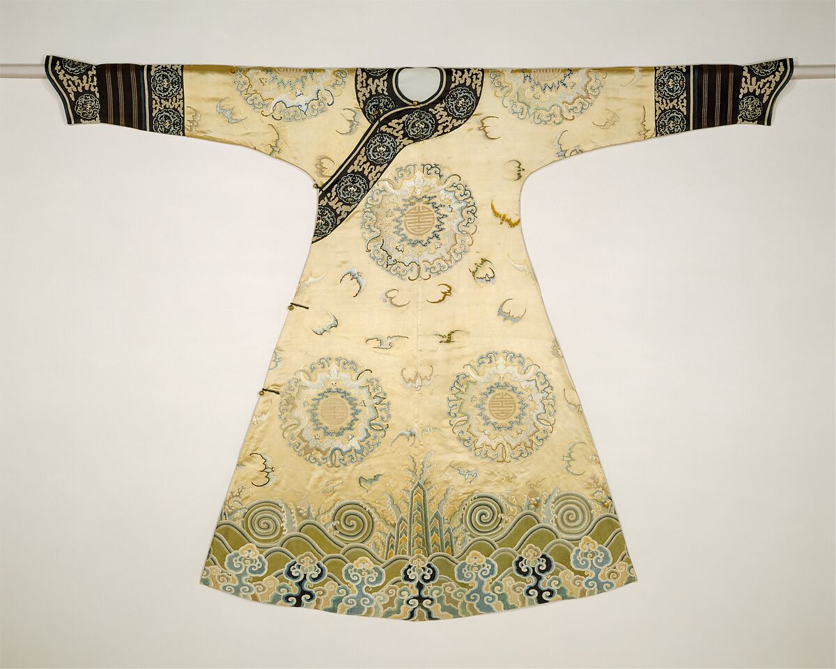 【刺繡百蝠紋女吉服袍　Woman’s ceremonial robe】中国‐清時代