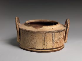【テラコッタ製のピュクシス　Terracotta pyxis (cylindrical box)】ミノア文化‐クレタ島