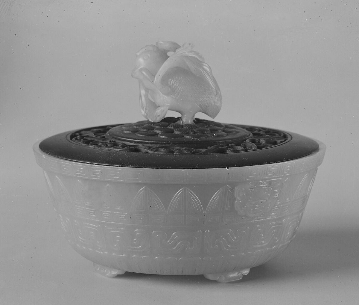 【玉雕仿古紋樣洗　Bowl with archaic design】中国-清代