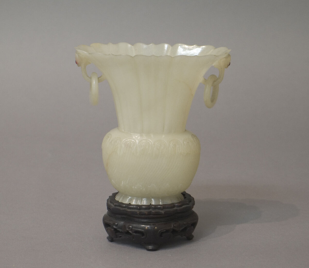 【痕都斯坦風格白玉瓶　Vase with ring handles】中国-清代