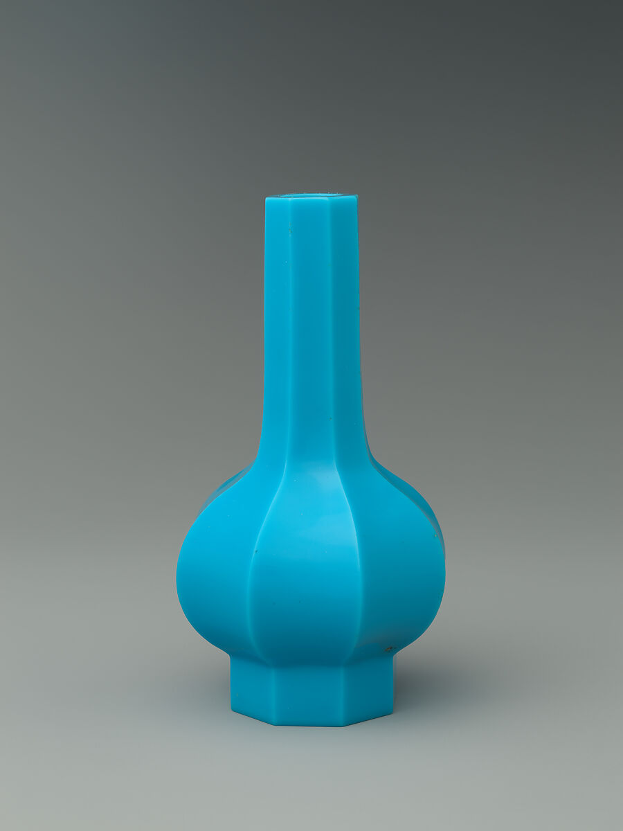 【湖藍料玻璃八稜瓶　Octagonal-fluted vase】中国‐清代