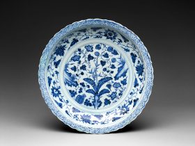 【景德鎮窯青花蕉石花果紋大盤　 Foliated plate with rocks, plants, and melons】中国‐元代‐景徳鎮焼