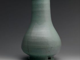 【官窯青磁直頸瓶　Vase】中国‐南宋時代