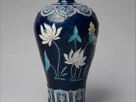 【景徳鎮窯法華蓮池紋瓶　Bottle with lotuses】中国‐明時代