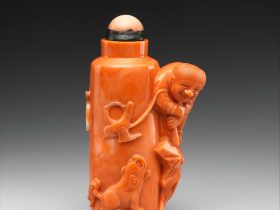 【珊瑚雕嬰戲紋鼻煙壺　Snuff bottle with boy flying a bird】中国‐清朝‐乾隆時期