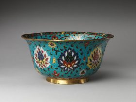 【掐絲琺瑯八寶雙魚紋大碗　Bowl with the Eight Buddhist Treasures】中国-明代‐掐絲琺瑯