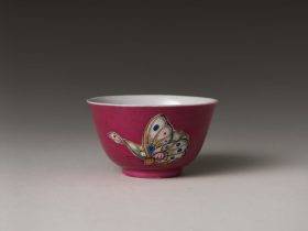 【蝶々紋カップ　Cup with Butterflies】中国-清代‐乾隆期