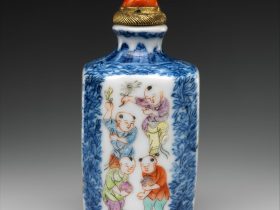 【景徳鎮窯青花粉彩嬰戲圖鼻煙壺　 Snuff bottle with boys at play】中国‐清代