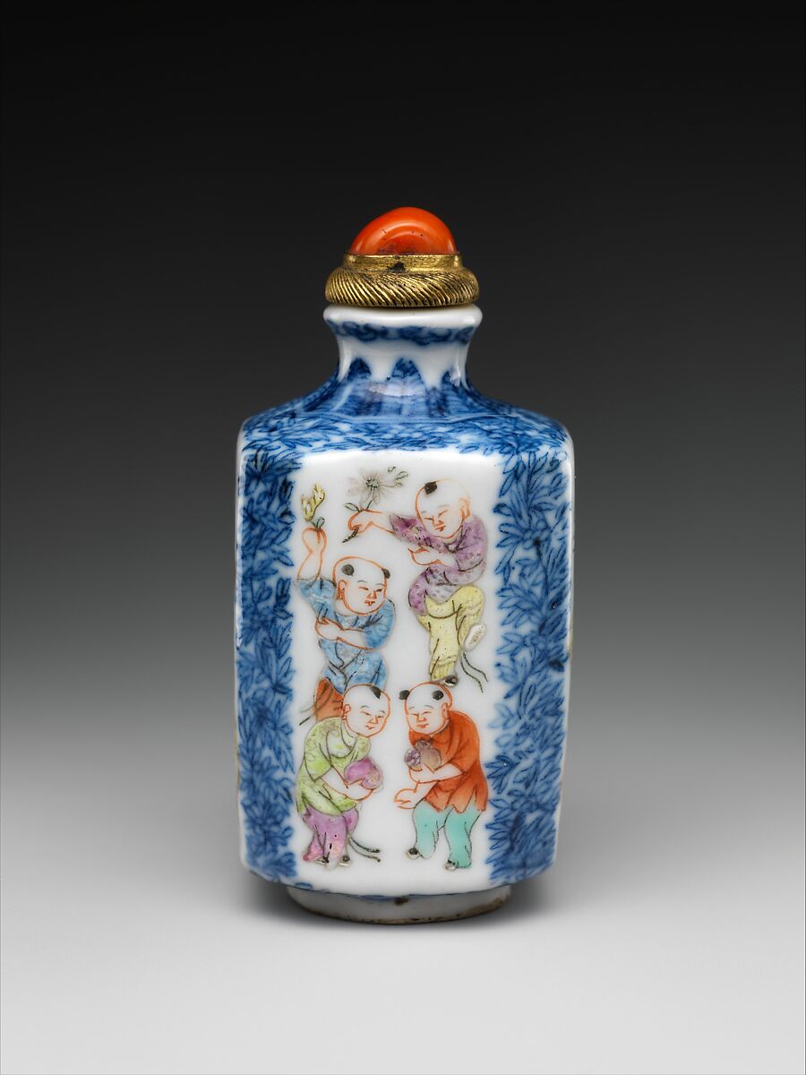 【景徳鎮窯青花粉彩嬰戲圖鼻煙壺　 Snuff bottle with boys at play】中国‐清代