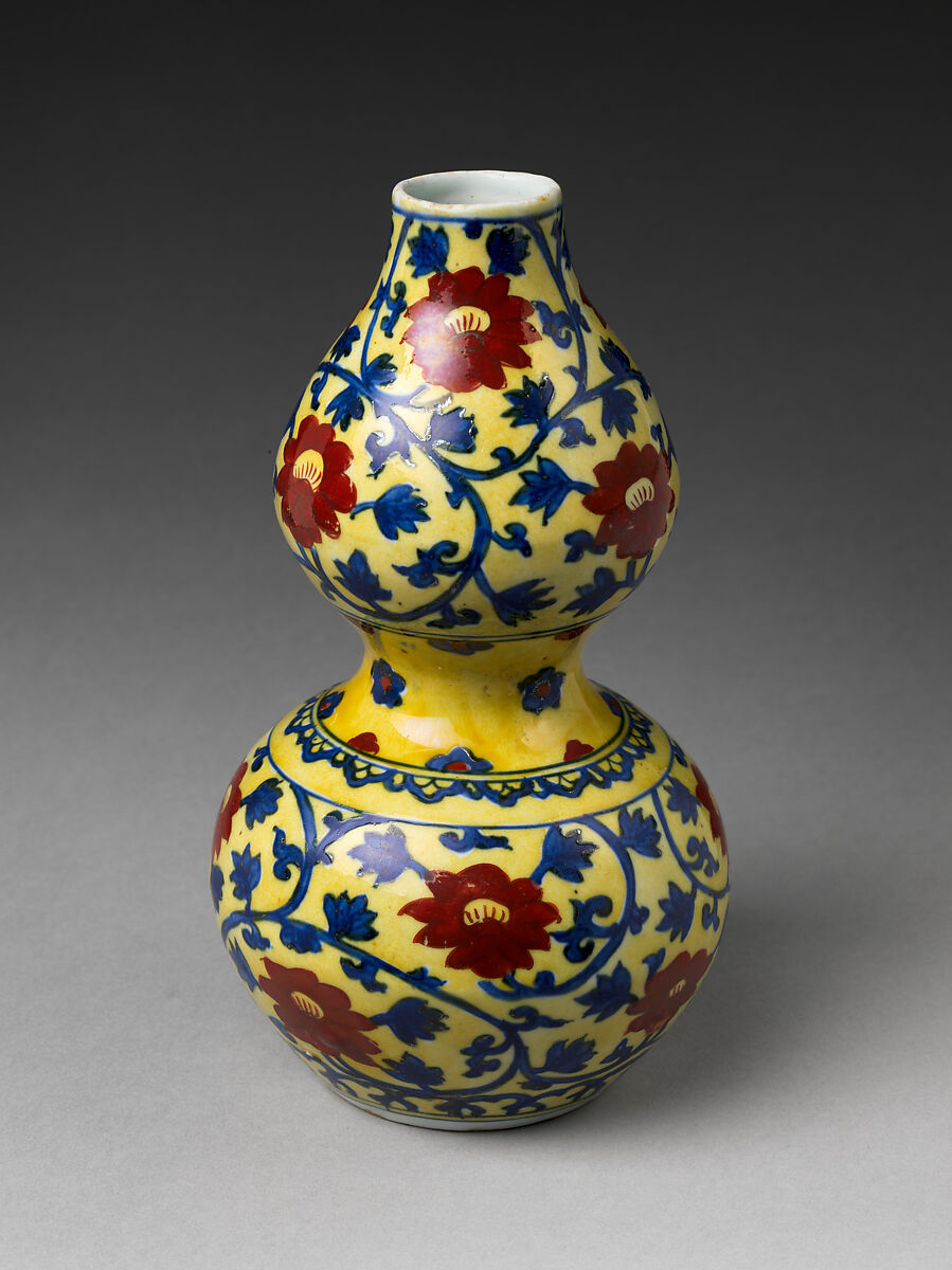 【黄赤彩青花釉磁瓶　Vase】中国‐明代嘉靖時期