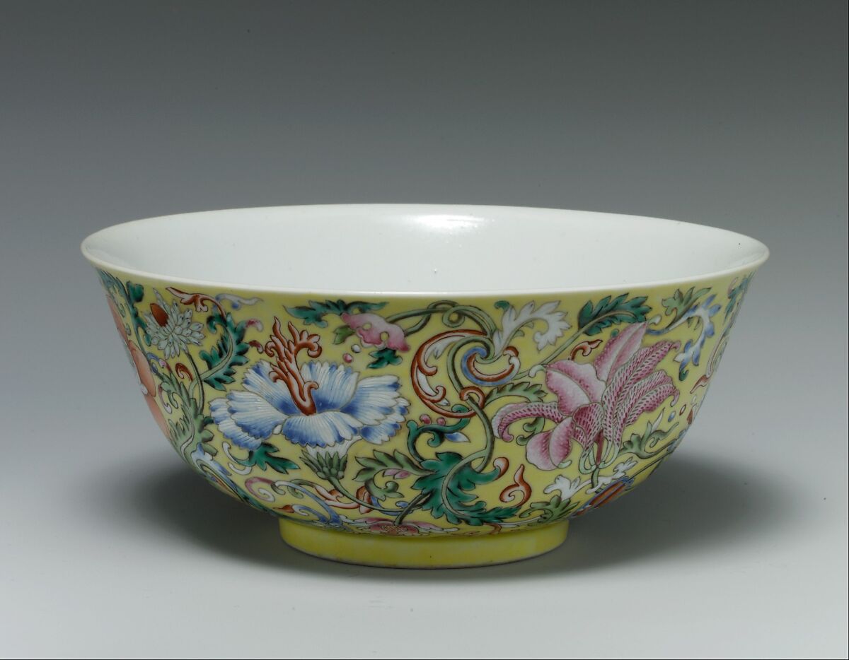 【景徳鎮窯黄地粉彩花卉碗　Bowl with imaginary composite flowers】中国‐清代道光帝時代