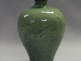 【龍紋梅瓶　Meiping vase with dragon】中国‐元代‐龍泉窯