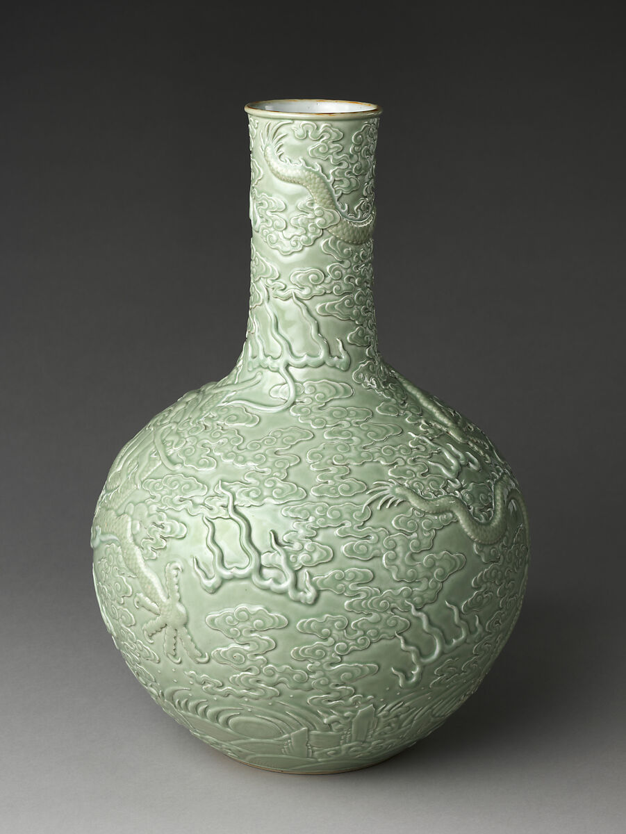 【雲龍図花瓶　Vase with dragon amid clouds】中国‐清代