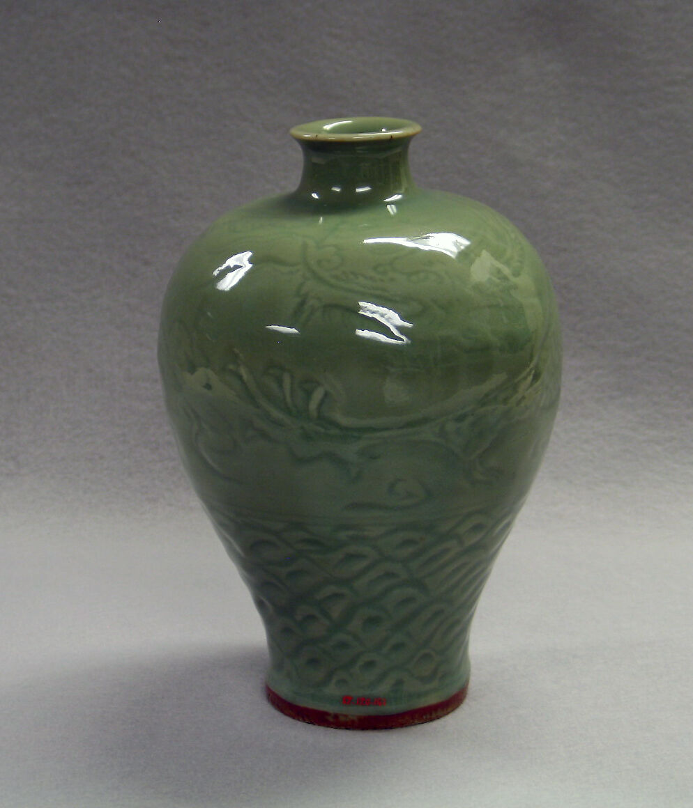 【龍紋梅瓶　Meiping vase with dragon】中国‐元代‐龍泉窯