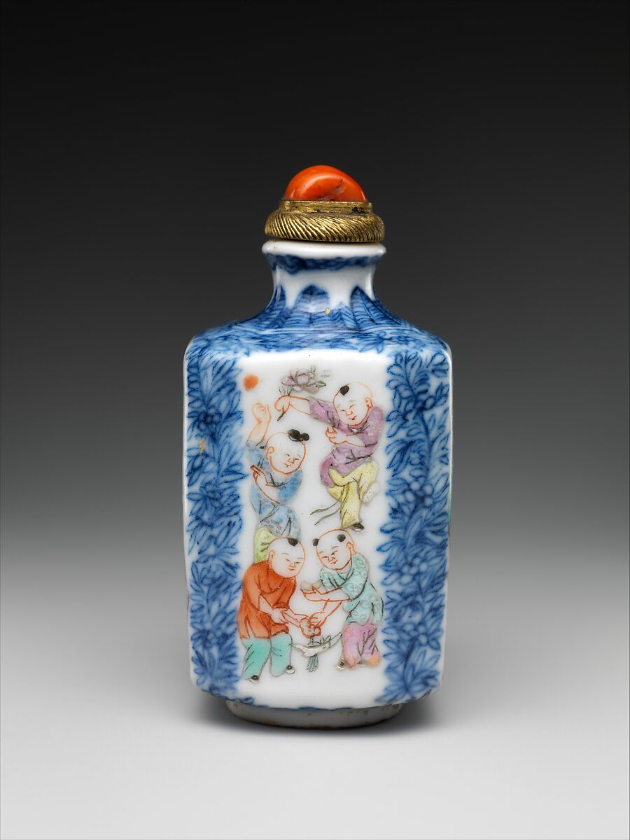 【景徳鎮窯青花粉彩嬰戲圖鼻煙壺　 Snuff bottle with boys at play】中国‐清代