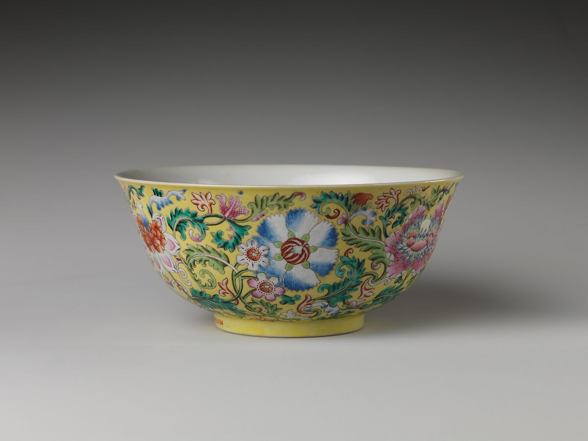 【景徳鎮窯黄地粉彩花卉碗　Bowl with imaginary composite flowers】中国‐清代道光帝時代