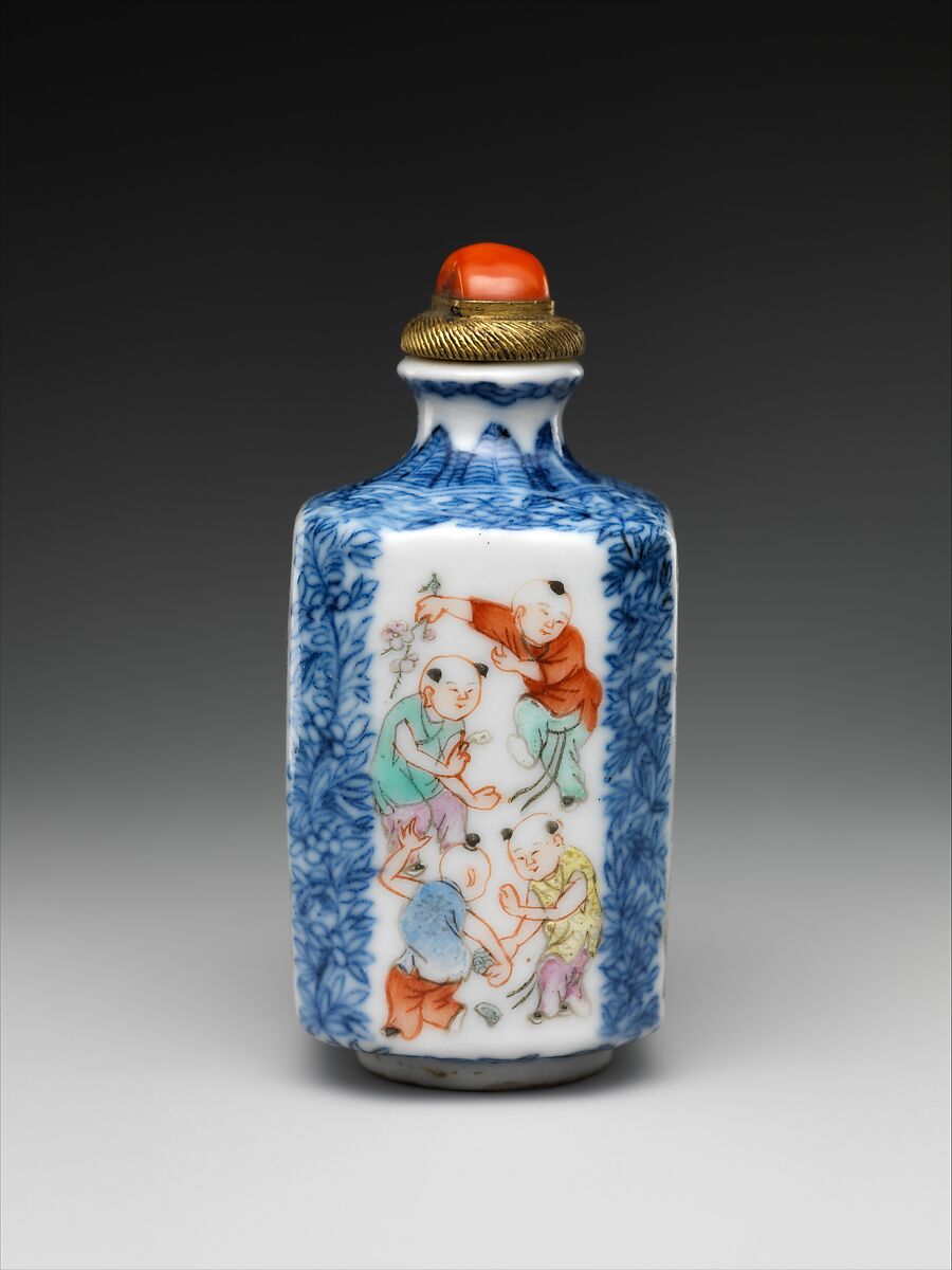 【景徳鎮窯青花粉彩嬰戲圖鼻煙壺　 Snuff bottle with boys at play】中国‐清代