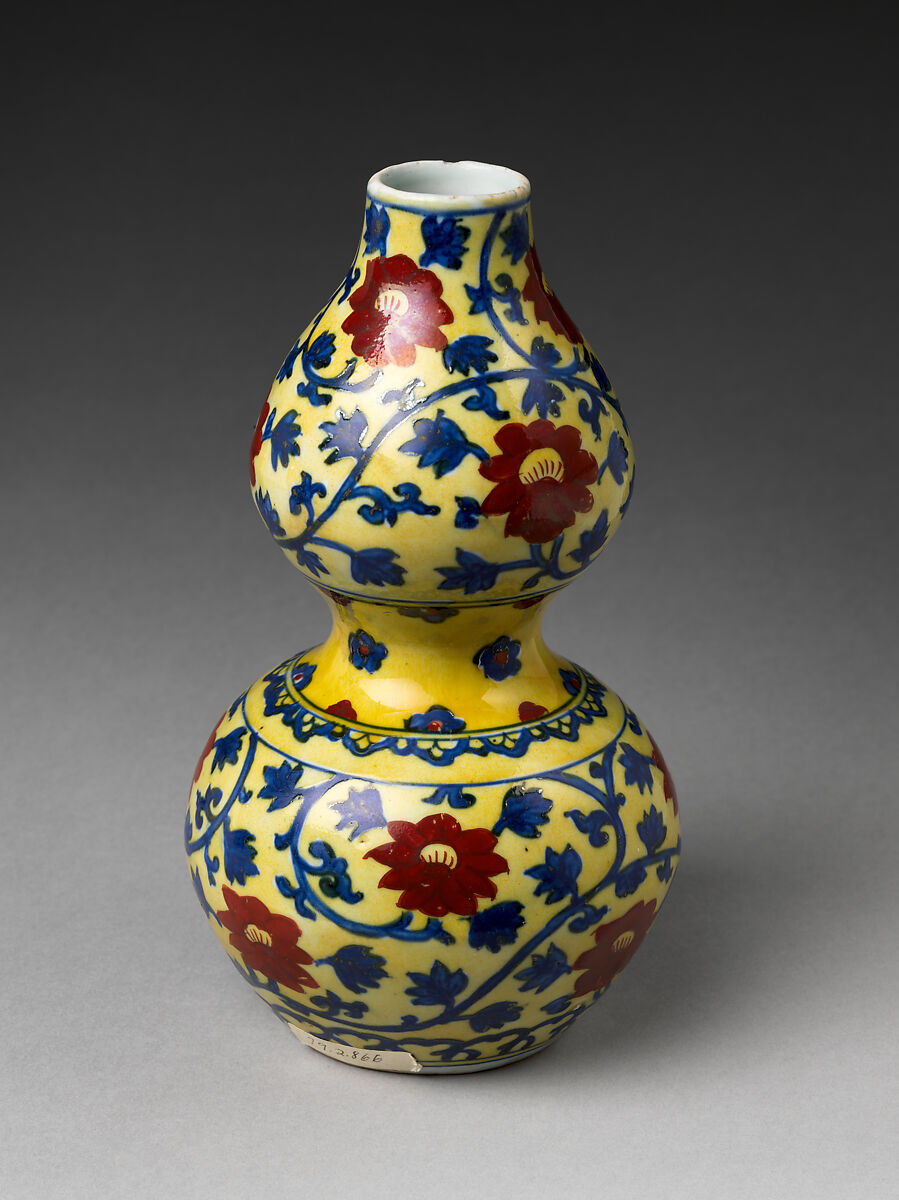 【黄赤彩青花釉磁瓶　Vase】中国‐明代嘉靖時期