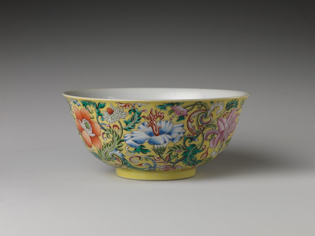 【景徳鎮窯黄地粉彩花卉碗　Bowl with imaginary composite flowers】中国‐清代道光帝時代