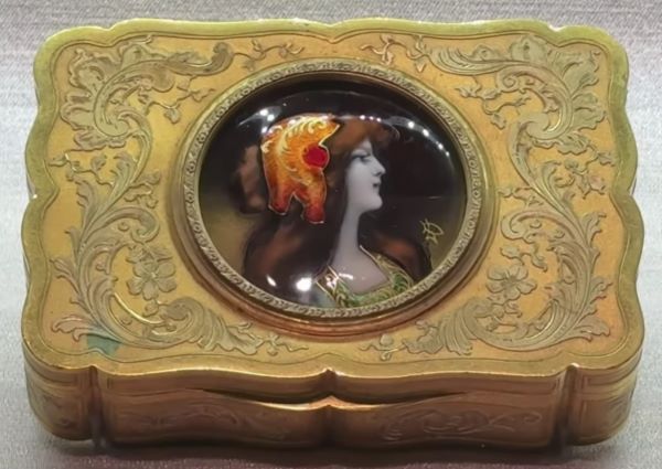 【アール・ヌーヴォー期女性像の小箱】梶コレクションー国立西洋美術館所蔵