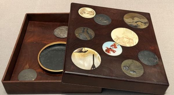 【勝景円文象嵌料紙硯箱】東京彫工会員合作‐東京国立博物館所蔵