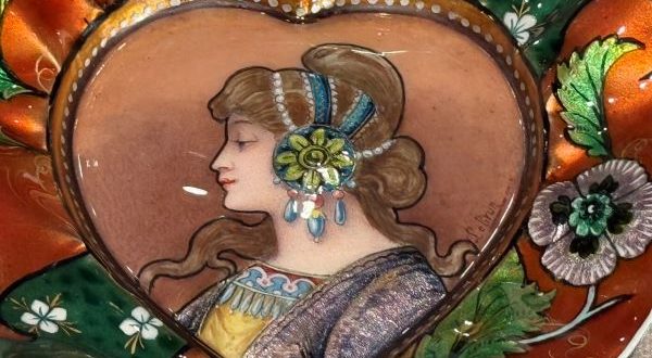 【パンジーと女性が描かれた飾りトレー】ル・ブランー梶コレクション
