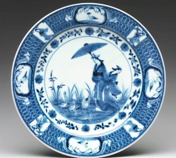 【日傘の貴婦人文皿（Dish with Parasol Ladies）】伊万里焼ーメトロポリタン美術館所蔵
