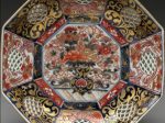 【花瓶に花図皿（Plate with a Vase of Flowers）】伊万里焼ー江戸時代‐メトロポリタン美術館所蔵